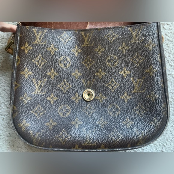 💯 Authentic Louis Vuitton Saint Cloud Crossbody….. - Picture 6 of 13